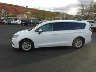 2023 Chrysler Pacifica photo 5