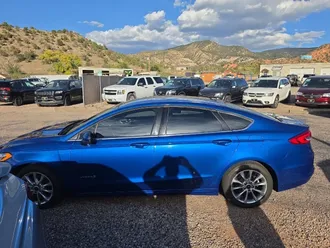 2017 Ford Fusion Hybrid photo 4