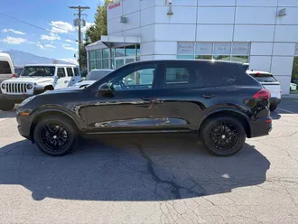 2018 Porsche Cayenne photo 2