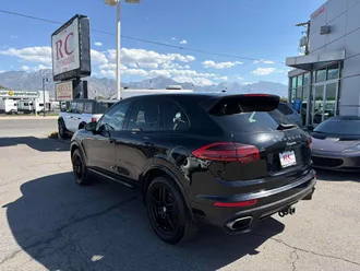 2018 Porsche Cayenne photo 3