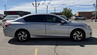 2017 Honda Accord photo 4