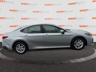 2025 Toyota Camry photo 6