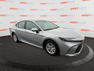 2025 Toyota Camry photo 7