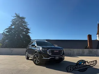 2021 GMC Terrain photo 2