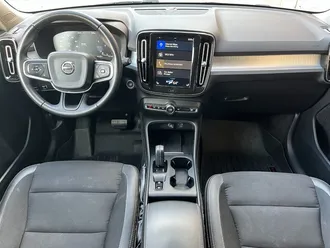 2020 Volvo XC40 T4 Momentum photo 5