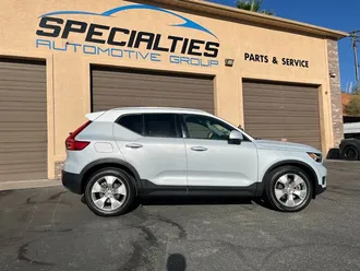 2020 Volvo XC40 T4 Momentum photo 6