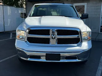 2022 RAM 1500 Classic SLT photo 2