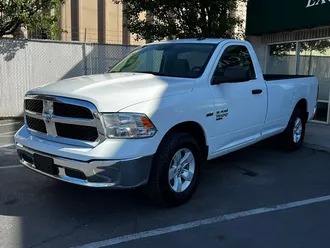 2022 RAM 1500 Classic SLT photo 3