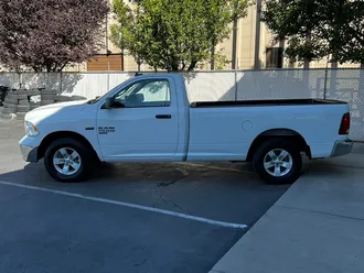 2022 RAM 1500 Classic SLT photo 4