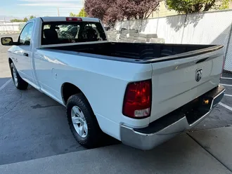 2022 RAM 1500 Classic SLT photo 5