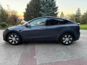 2023 Tesla Model Y photo 2