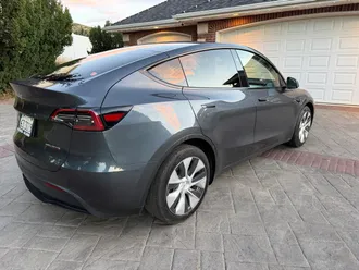 2023 Tesla Model Y photo 5
