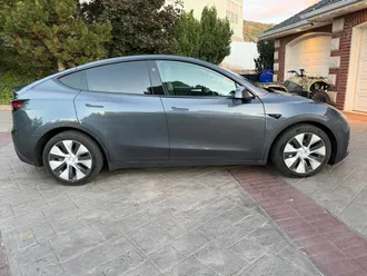2023 Tesla Model Y photo 6
