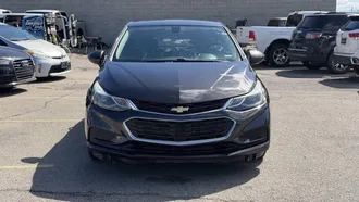 2017 Chevrolet Cruze photo 2