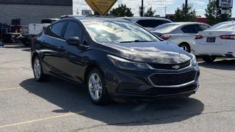 2017 Chevrolet Cruze photo 3