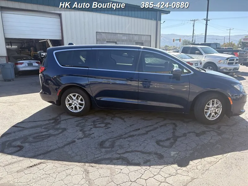 2017 Chrysler Pacifica Touring Touring