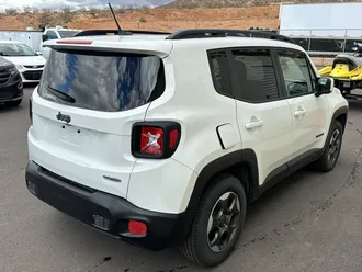 2016 Jeep Renegade photo 6