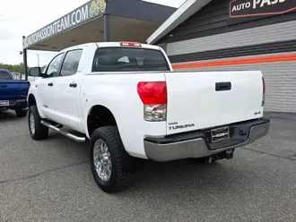 2009 Toyota Tundra CrewMax photo 3