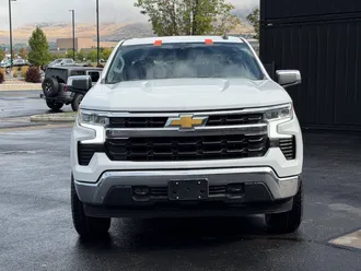 2024 Chevrolet Silverado 1500 photo 2