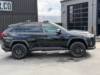 2021 Toyota RAV4 Hybrid photo 3