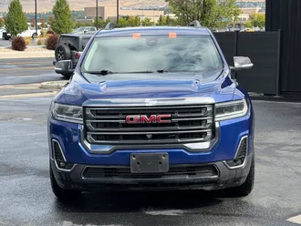 2023 GMC Acadia photo 3