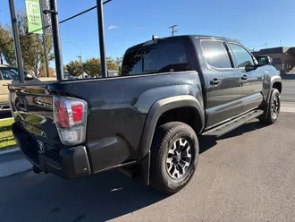2021 Toyota Tacoma photo 2