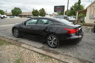 2017 Nissan Maxima photo 5