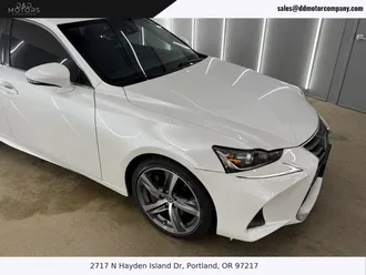 2018 Lexus IS photo 5