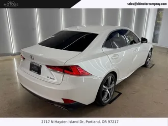 2018 Lexus IS photo 7