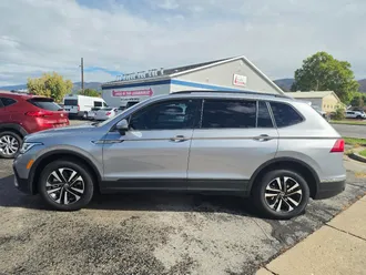 2024 Volkswagen Tiguan photo 2
