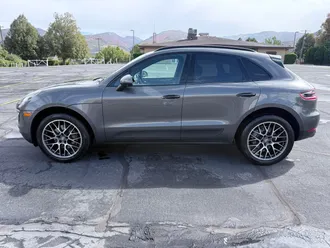 2018 Porsche Macan photo 2