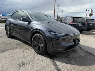 2026 Tesla Model Y photo 2