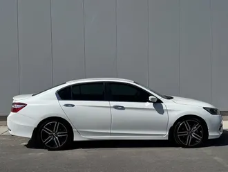 2017 Honda Accord photo 6