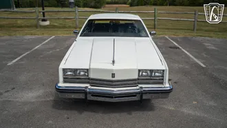 1985 Oldsmobile Toronado photo 2