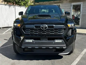 2025 Toyota Tacoma TRD Sport photo 2