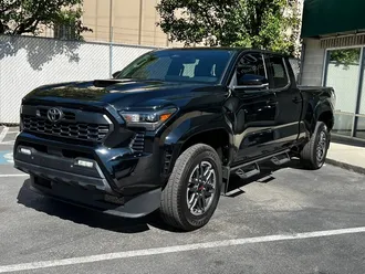 2025 Toyota Tacoma TRD Sport photo 3