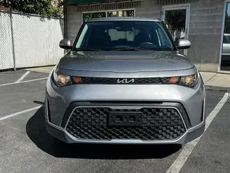 2023 Kia Soul LX photo 2