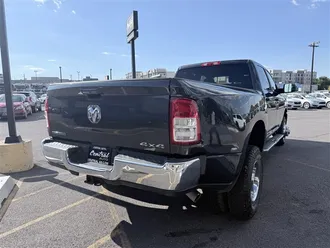 2021 RAM 3500 photo 4