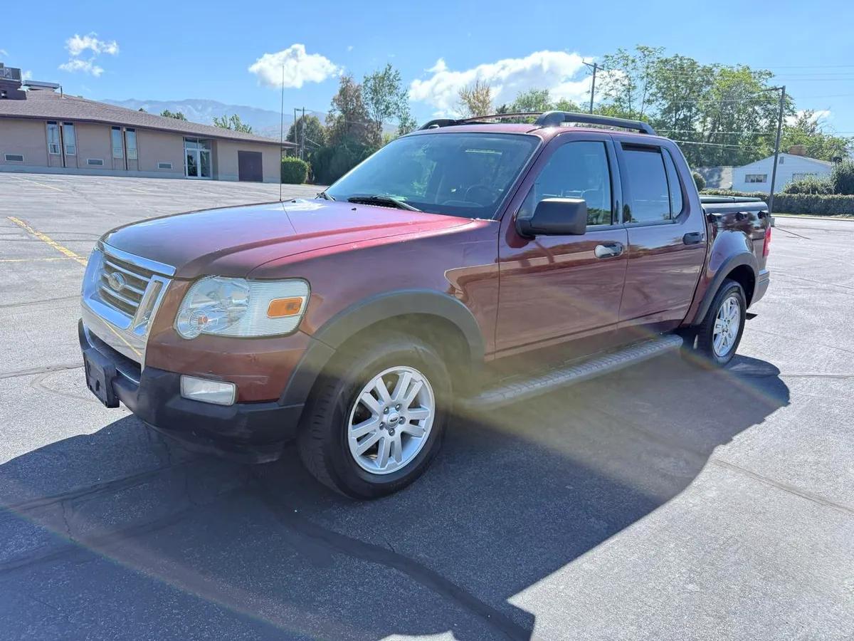 2010 Ford Explorer Sport Trac 4WD 4dr XLT