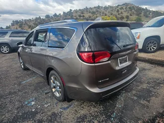2017 Chrysler Pacifica photo 7