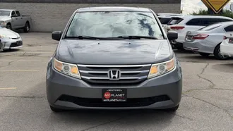 2011 Honda Odyssey photo 2