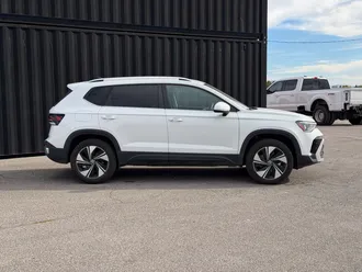 2026 Volkswagen Taos photo 3