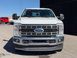2025 Ford F-250SD photo 2