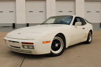 1986 Porsche 944 photo 3