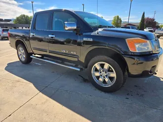 2010 Nissan Titan Crew Cab photo 2