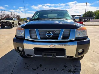 2010 Nissan Titan Crew Cab photo 3