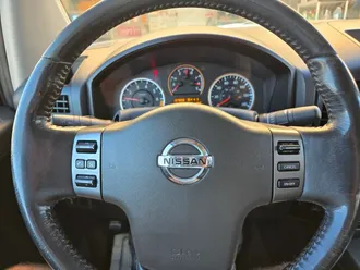 2010 Nissan Titan Crew Cab photo 7