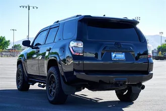 2021 TOYOTA 4RUNNER photo 7