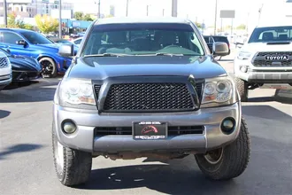 2010 TOYOTA TACOMA photo 3