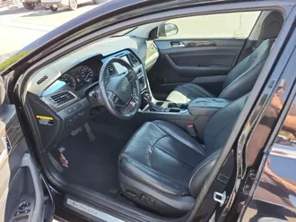 2016 Hyundai Sonata photo 2